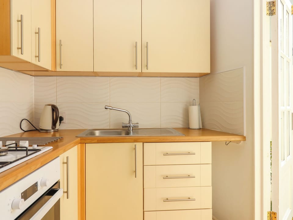 Fridge, dishwasher, electric kettle, toaster