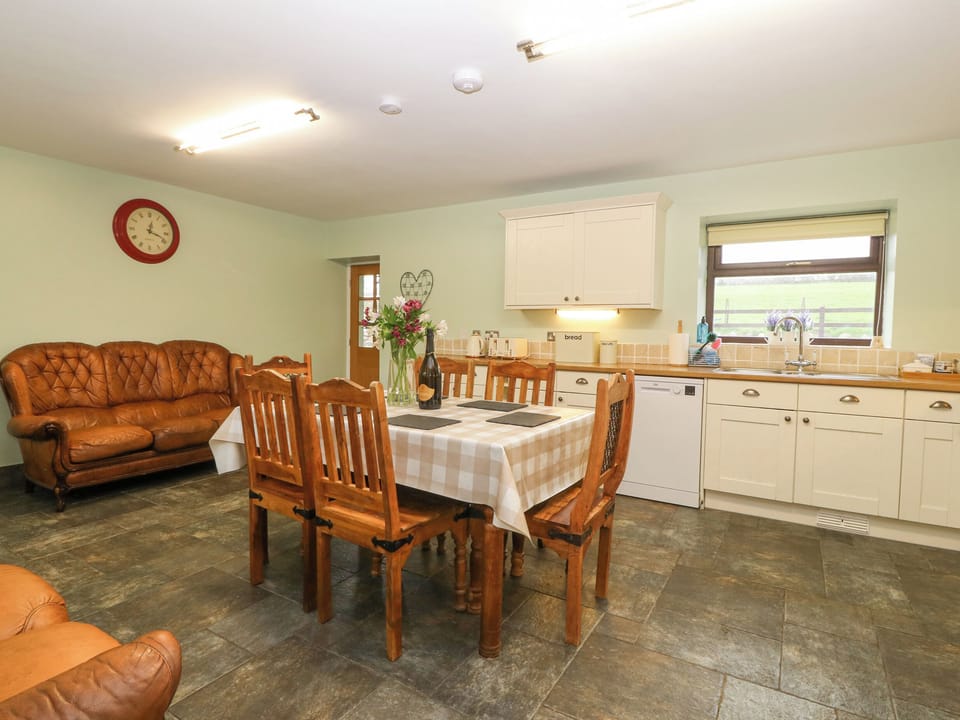 Cottage | Dining