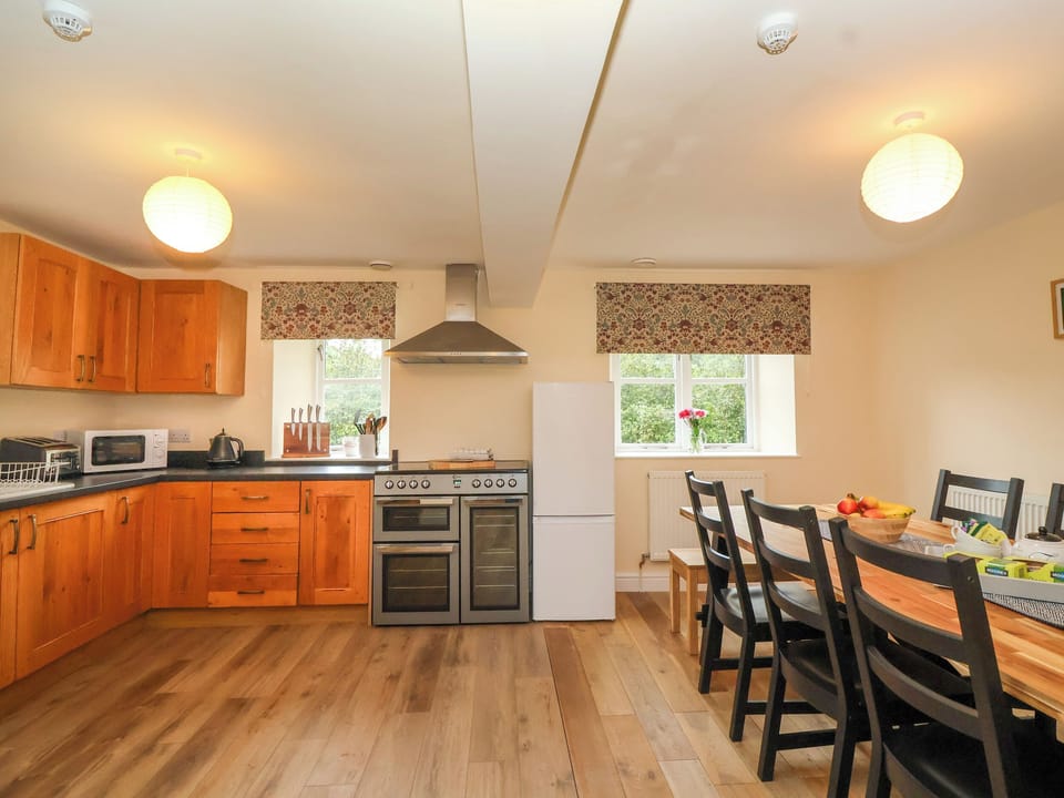 Fridge, dishwasher, electric kettle, cookware/dishes/utensils