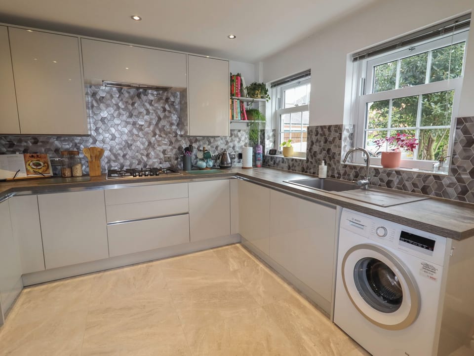 Fridge, dishwasher, electric kettle, toaster