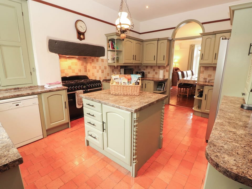 Fridge, dishwasher, electric kettle, toaster