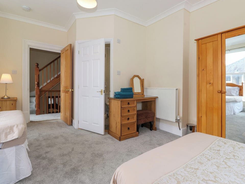 4 bedrooms, individually decorated, individually furnished, free WiFi