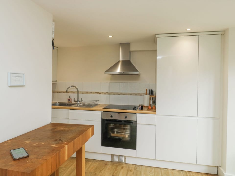 Fridge, dishwasher, electric kettle, toaster
