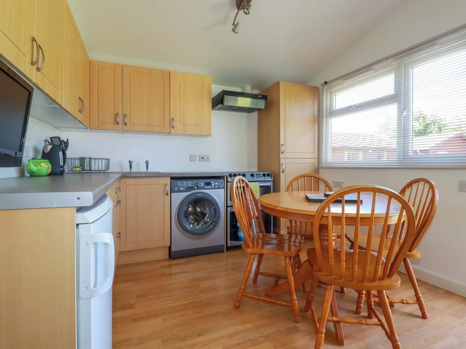 Electric kettle, cookware/dishes/utensils