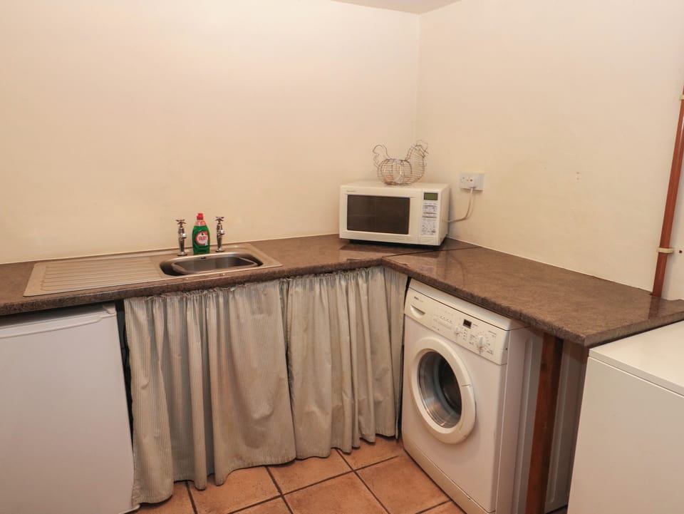 Fridge, dishwasher, electric kettle, toaster