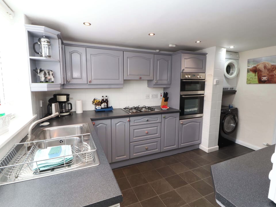 Fridge, dishwasher, electric kettle, toaster