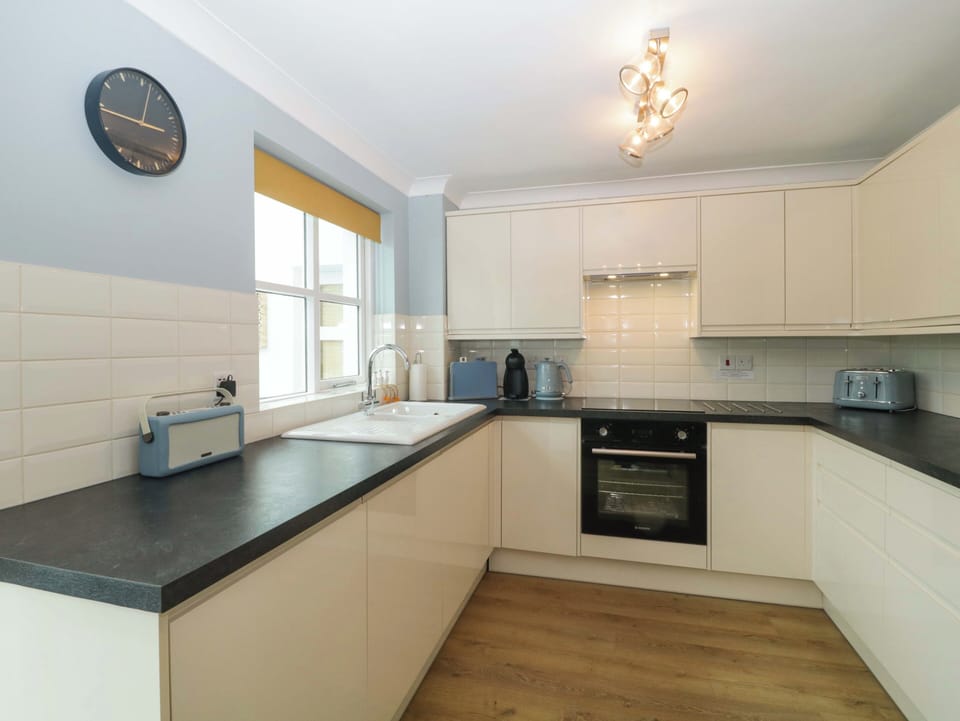 Fridge, dishwasher, electric kettle, toaster