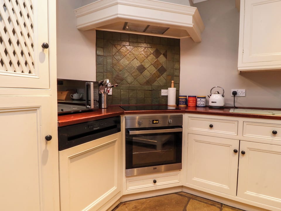 Fridge, dishwasher, electric kettle, toaster