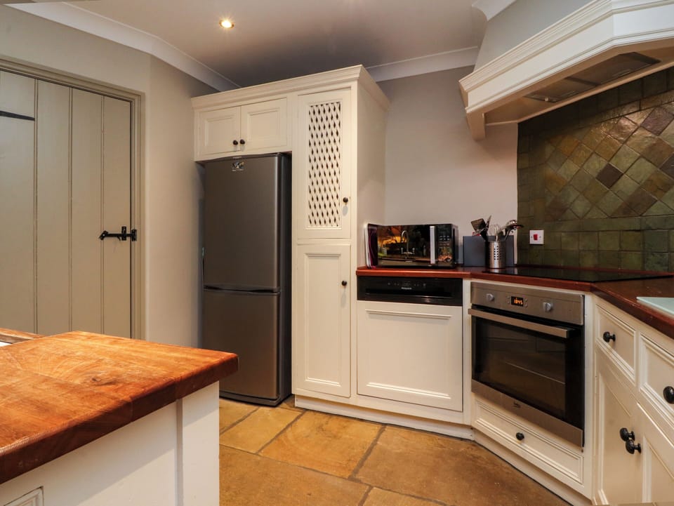 Fridge, dishwasher, electric kettle, toaster