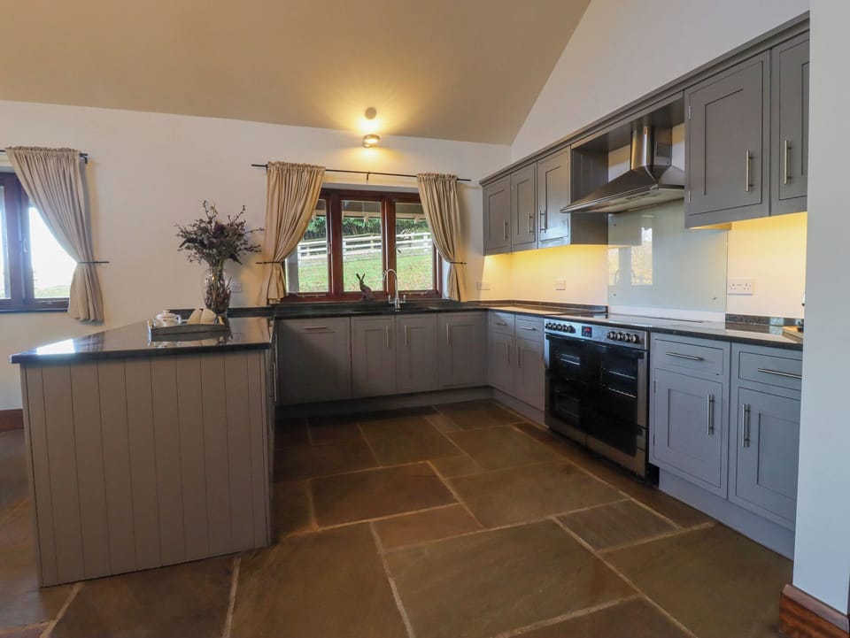 Fridge, dishwasher, electric kettle, cookware/dishes/utensils