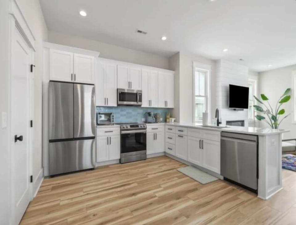 Villa, 4 Bedrooms | Private kitchen | Fridge, oven, coffee/tea maker