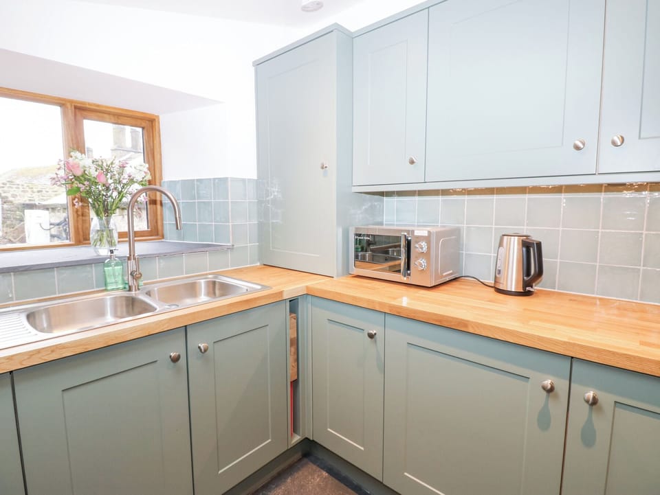 Dishwasher, cookware/dishes/utensils