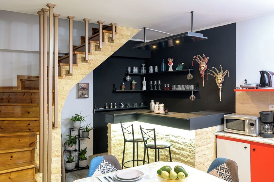 Suite, Mountain View | Private kitchen | Electric kettle