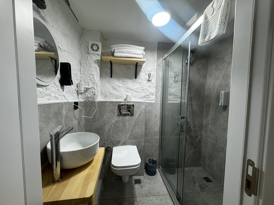 Classic Room, Garden View | Soundproofing, free WiFi
