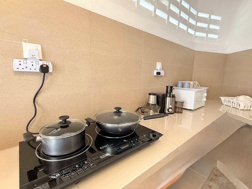 Fridge, microwave, stovetop, toaster