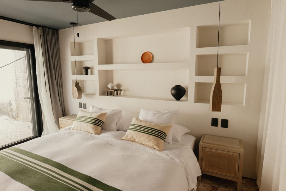 Premium bedding, in-room safe, desk, laptop workspace