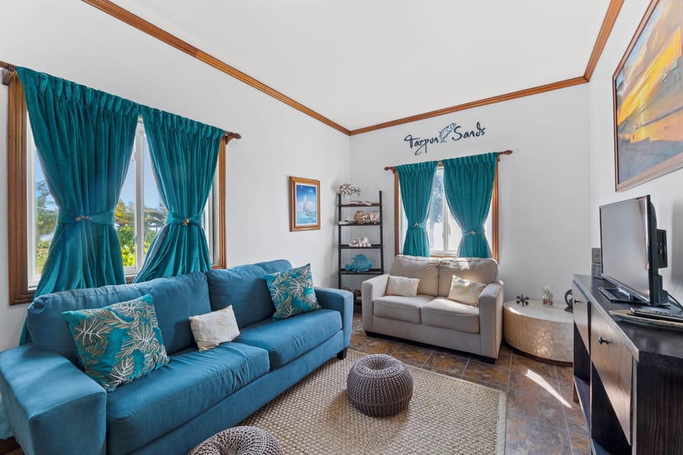 Family Villa, 3 Bedrooms, Ocean View | Living area | Books