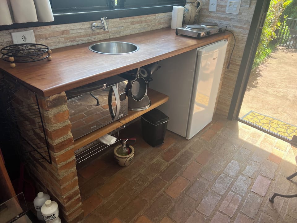 Chalet, 1 Double Bed, Pets Allowed, Mountain View | Private kitchen | Microwave, oven, coffee/tea maker, cookware/dishes/utensils