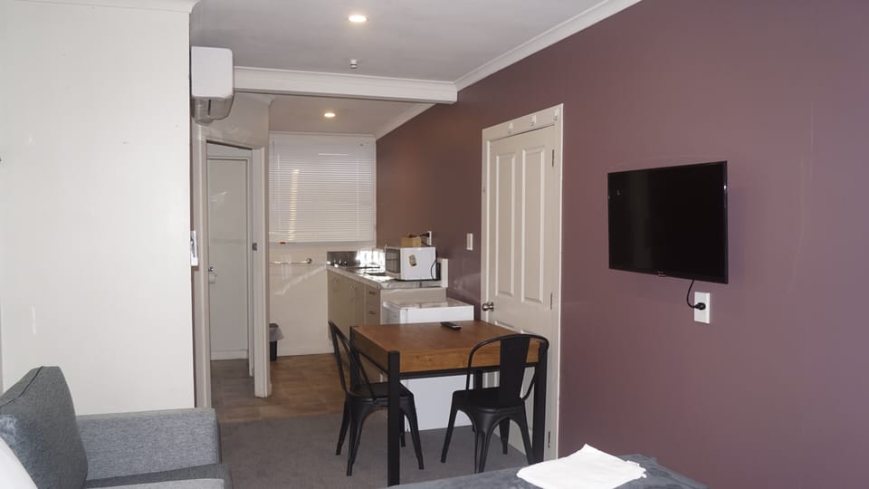Standard Studio | In-room dining