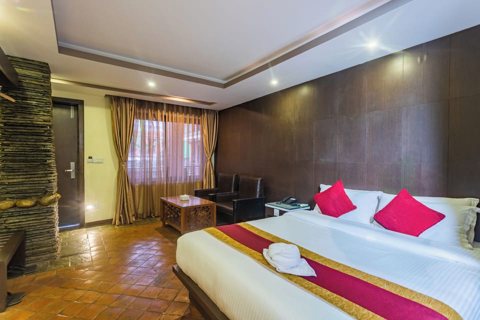 Deluxe Room | In-room safe, desk, laptop workspace, soundproofing