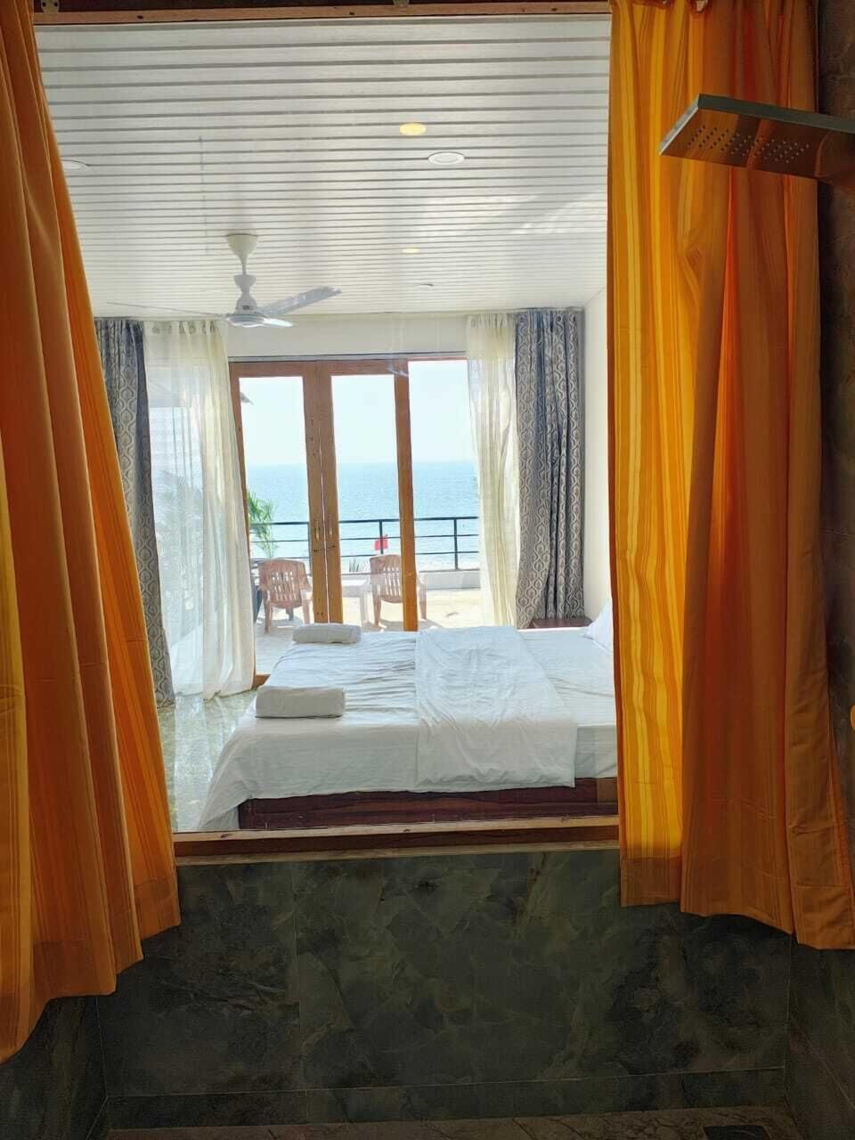 Deluxe Room, Balcony, Sea View | Free WiFi