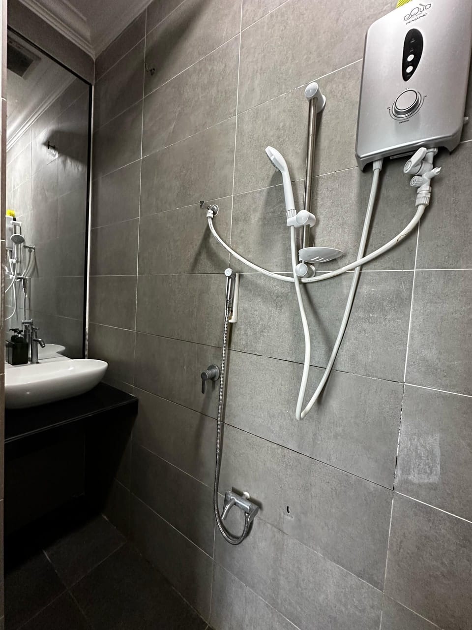 Deluxe Double Room, Sea View | Bathroom | Shower, bidet, towels