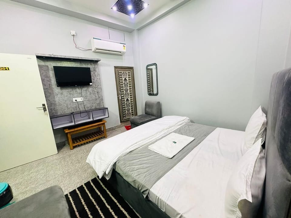 Economy Double Room | Living area