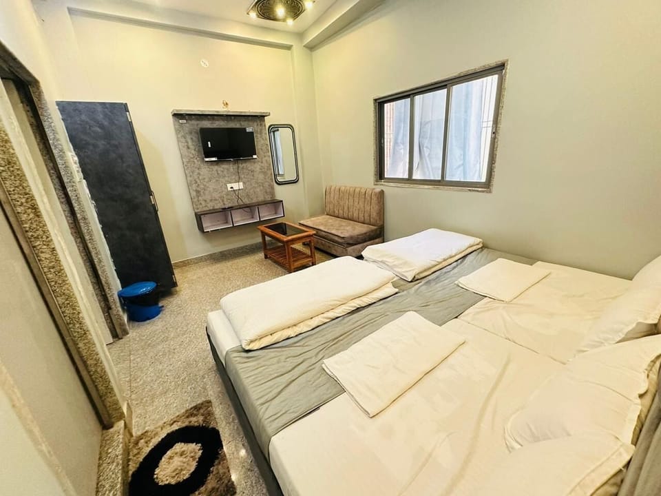Economy Double Room | Desk, laptop workspace, free WiFi