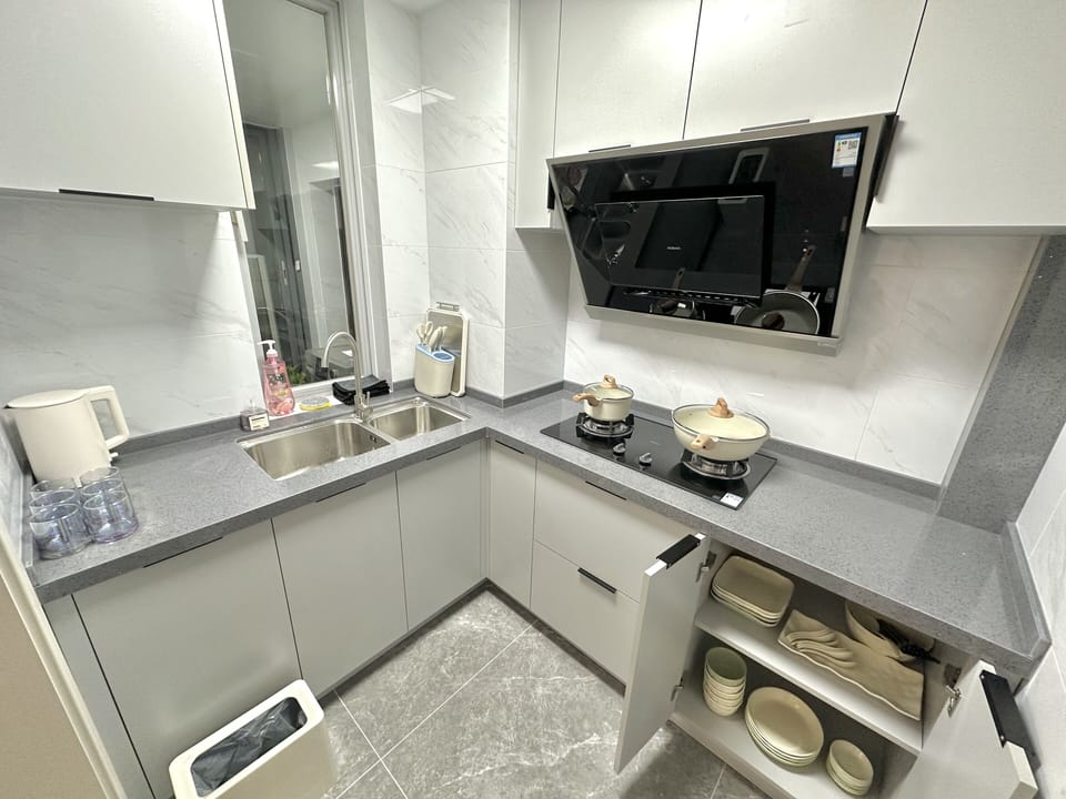 Superior Apartment, Canal View | Private kitchen
