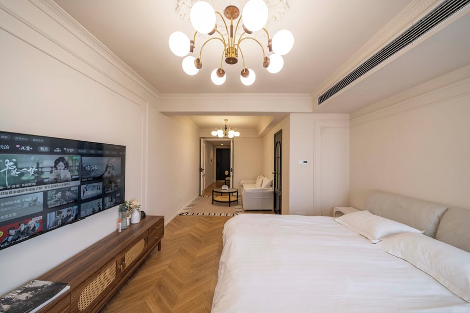 Apartment, City View | 3 bedrooms, free cribs/infant beds, free WiFi, bed sheets