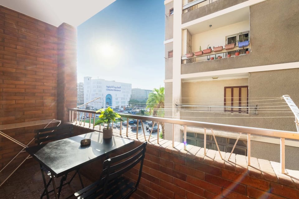 Basic Apartment | Outdoor dining