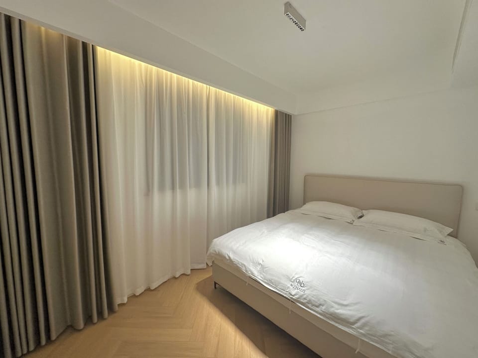 Family Apartment, City View | 3 bedrooms, cribs (free), WiFi (free), bed sheets