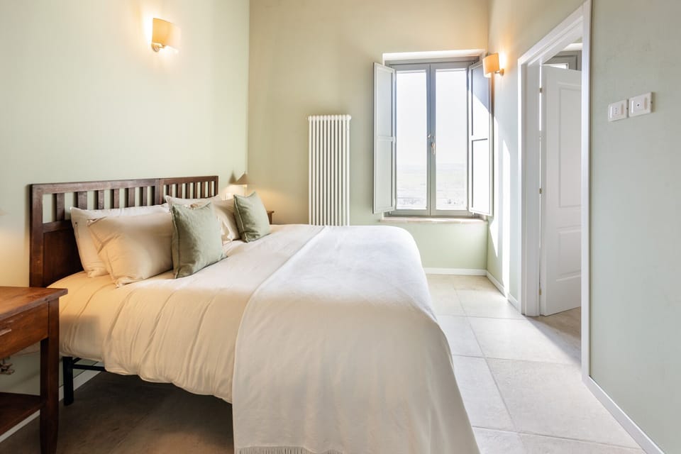 Classic Room, Patio, Vineyard View | Desk, laptop workspace, iron/ironing board, free WiFi