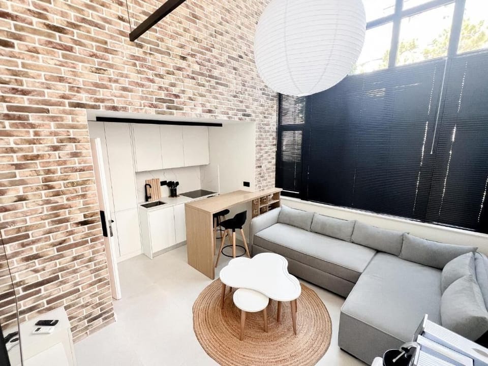 Family Suite | Desk, soundproofing, free cribs/infant beds, free WiFi