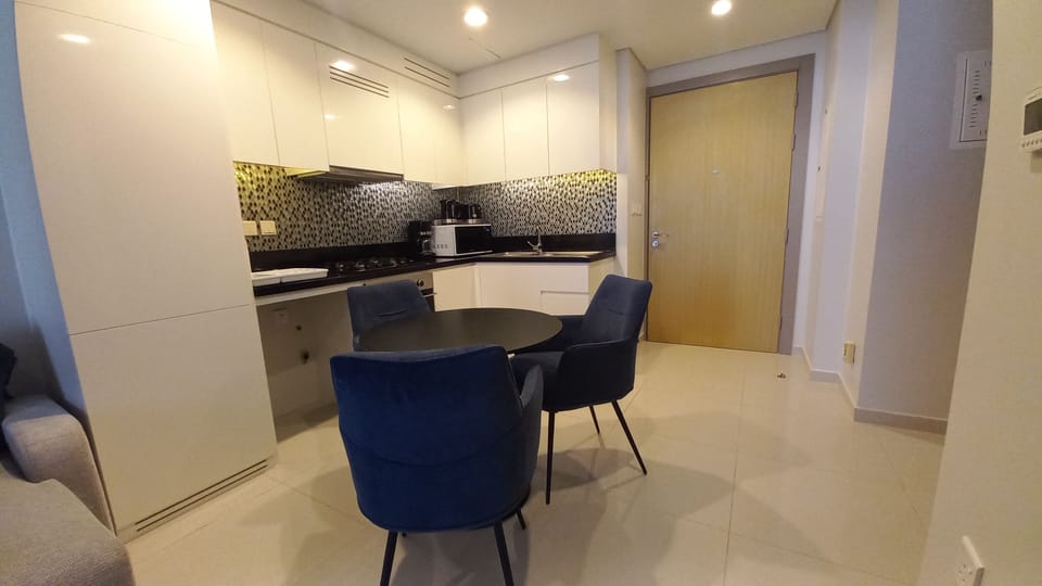 Superior Apartment, 2 Bedrooms, Bay View | Private kitchen | Electric kettle