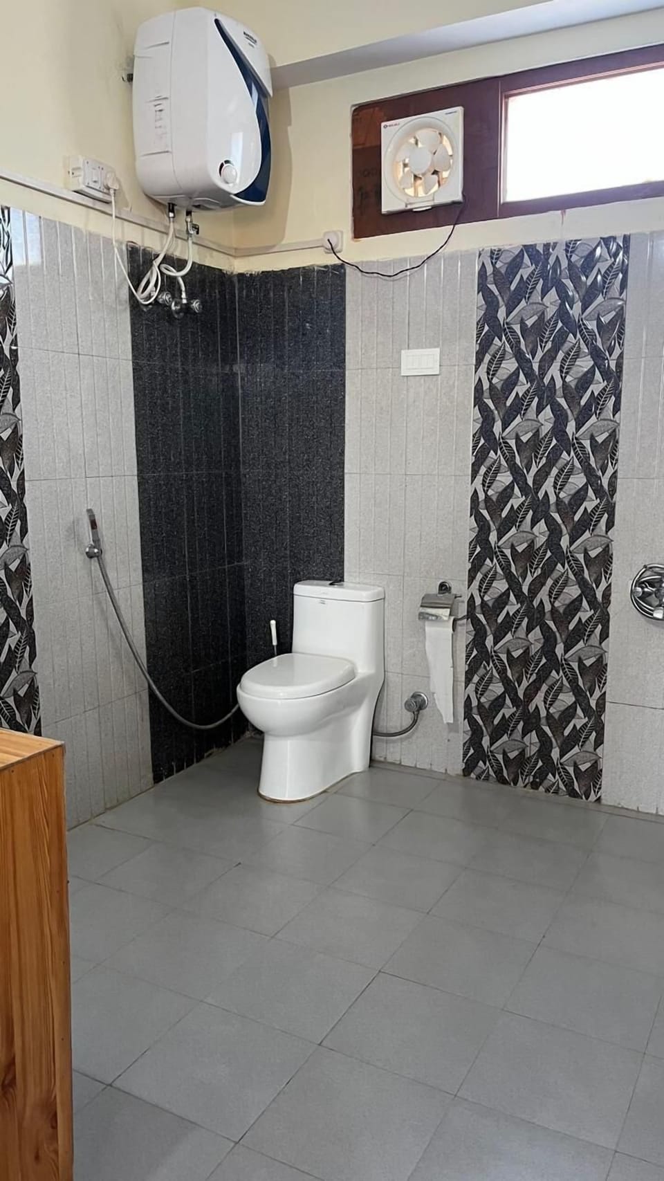 Shower, free toiletries, hair dryer, soap