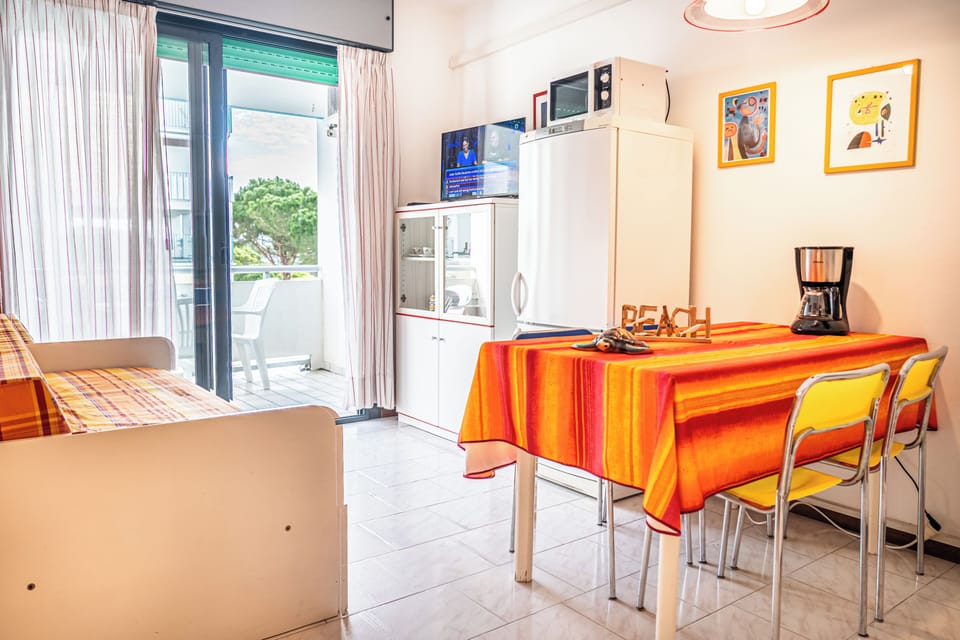 Apartment, 2 Bedrooms, Balcony | Interior