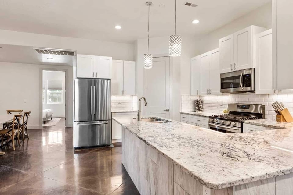House, Multiple Bedrooms | Private kitchen | Fridge, oven, coffee/tea maker, toaster