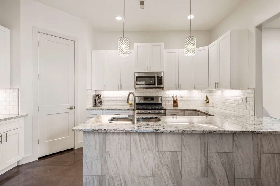 House, Multiple Bedrooms | Private kitchen | Fridge, oven, coffee/tea maker, toaster