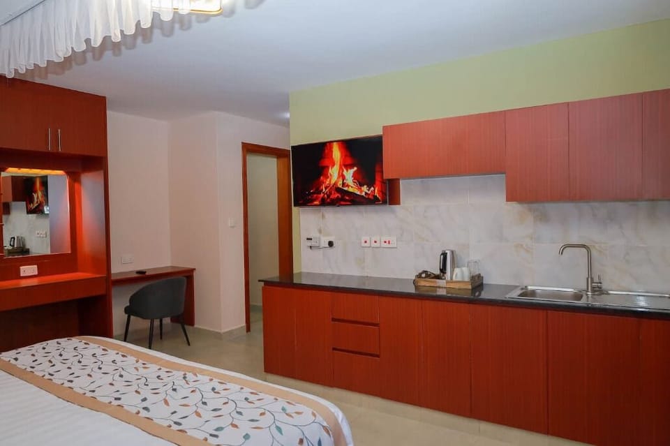 Deluxe Double Room, Balcony, Hill View | Free WiFi