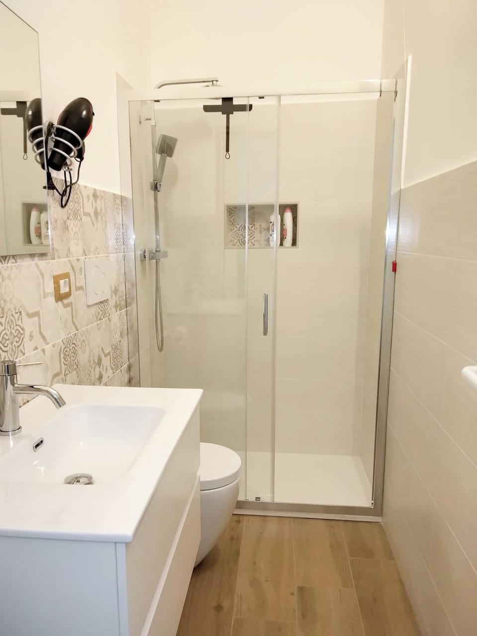 Standard Double or Twin Room, 1 Double Bed with Sofa bed | Bathroom