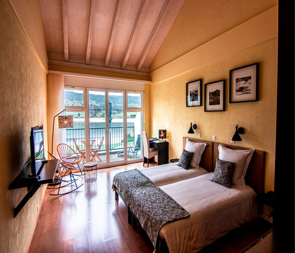 Deluxe Double or Twin Room | Desk, laptop workspace, iron/ironing board, free cribs/infant beds