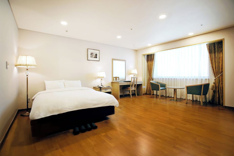 Deluxe Double Room | Desk, soundproofing, free WiFi