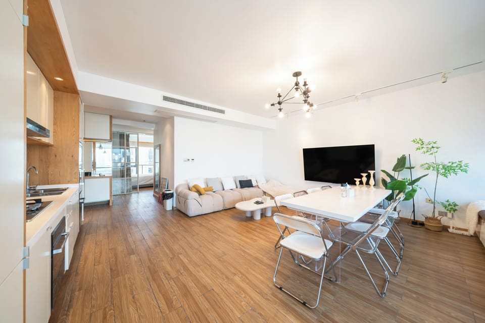 Superior Apartment, City View | Living area
