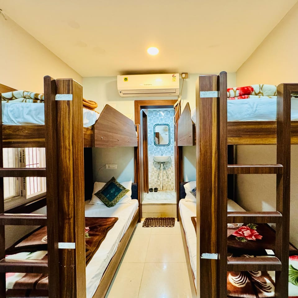 Deluxe Shared Dormitory | Desk, free WiFi