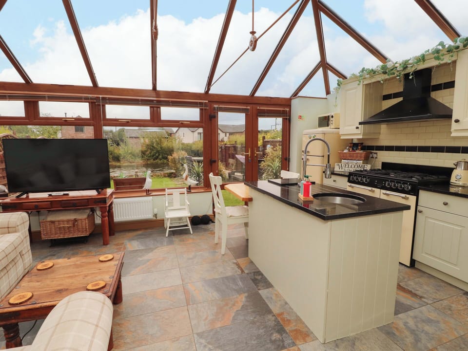 Cottage | Private kitchen | Cookware/dishes/utensils