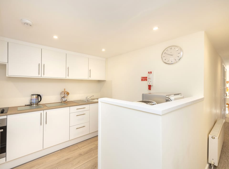 Apartment | Private kitchen | Electric kettle, toaster