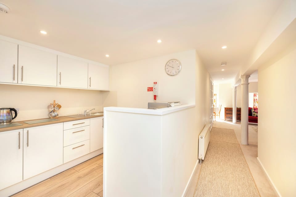 Apartment | Private kitchen | Electric kettle, toaster