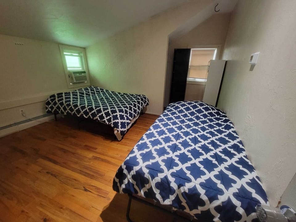 Family Single Room | Free WiFi
