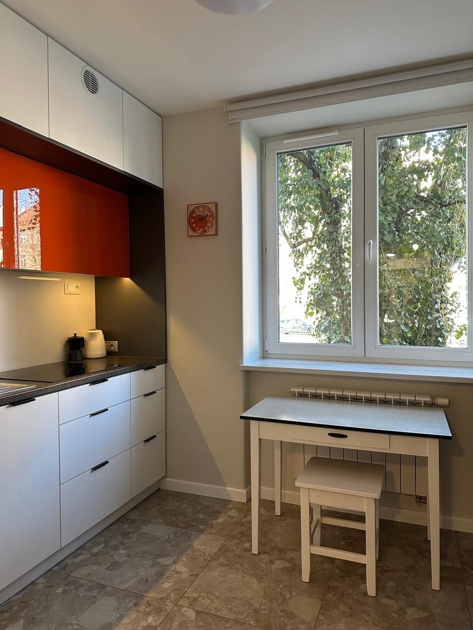 Apartment, Garden View | Private kitchen | Coffee/tea maker, electric kettle, freezer